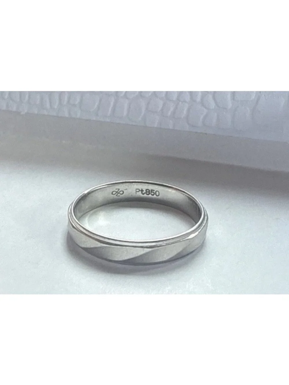 Designer Platinum Pt 850 Textured Band Ring Size 5.5